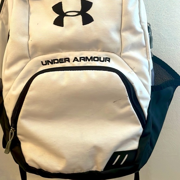 Under Armour Backpack - Picture 2 of 10